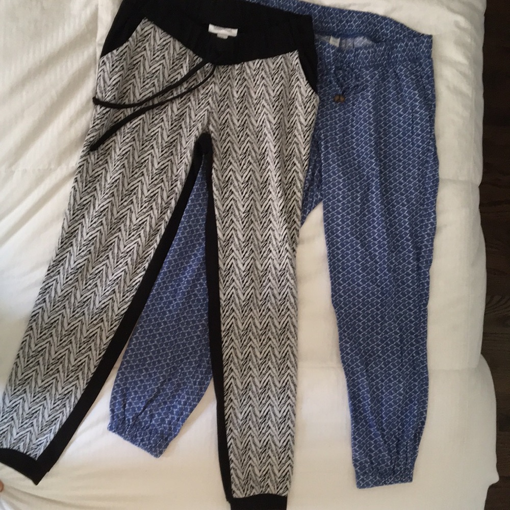 2 skinny jogger maternity pants. Size S
